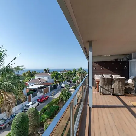 Elegant With A Terrace And Sea Vews 아파트 마닐바