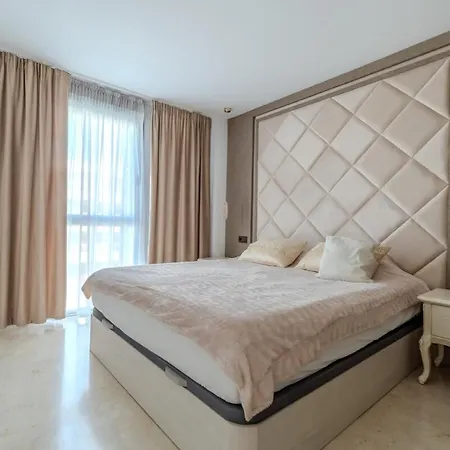 Elegant With A Terrace And Sea Vews Apartment Sotogrande