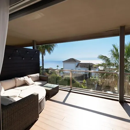 Elegant With A Terrace And Sea Vews *