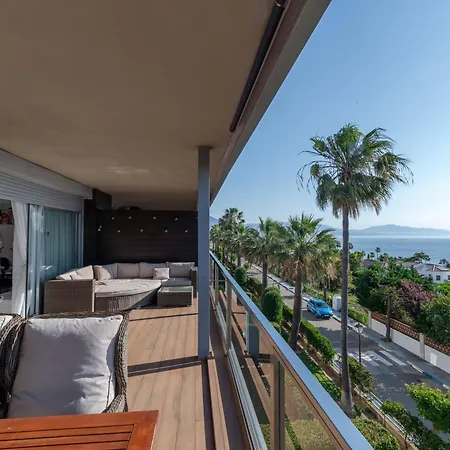 Elegant With A Terrace And Sea Vews 아파트